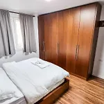 Center 2br Tirana