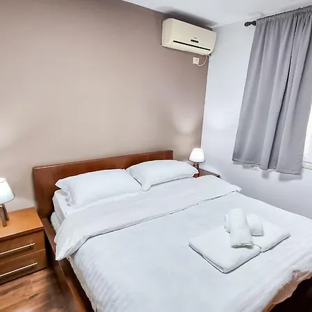 Apartment Center 2br Tirana