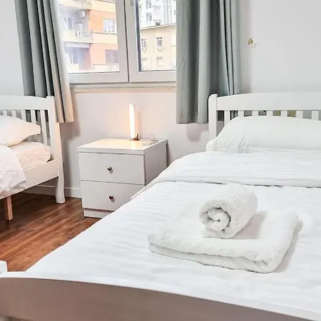 Center 2br דירה טיראנה