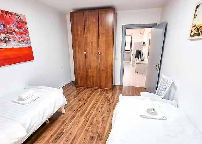 Center 2br アパート