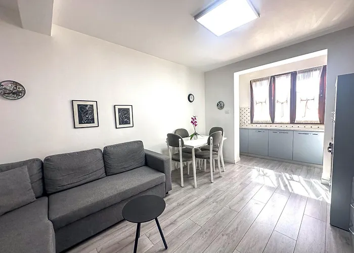 Center 2br Tirana